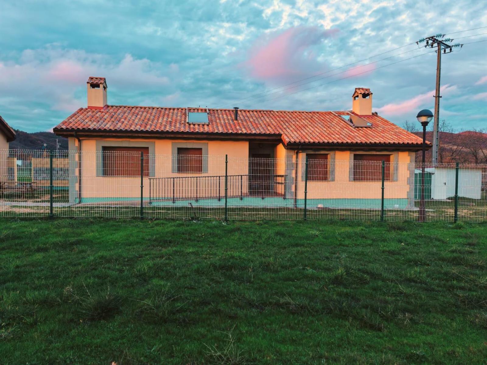 Casas Rurales Cuatro Valles Naredo de Fenar Екстер'єр фото